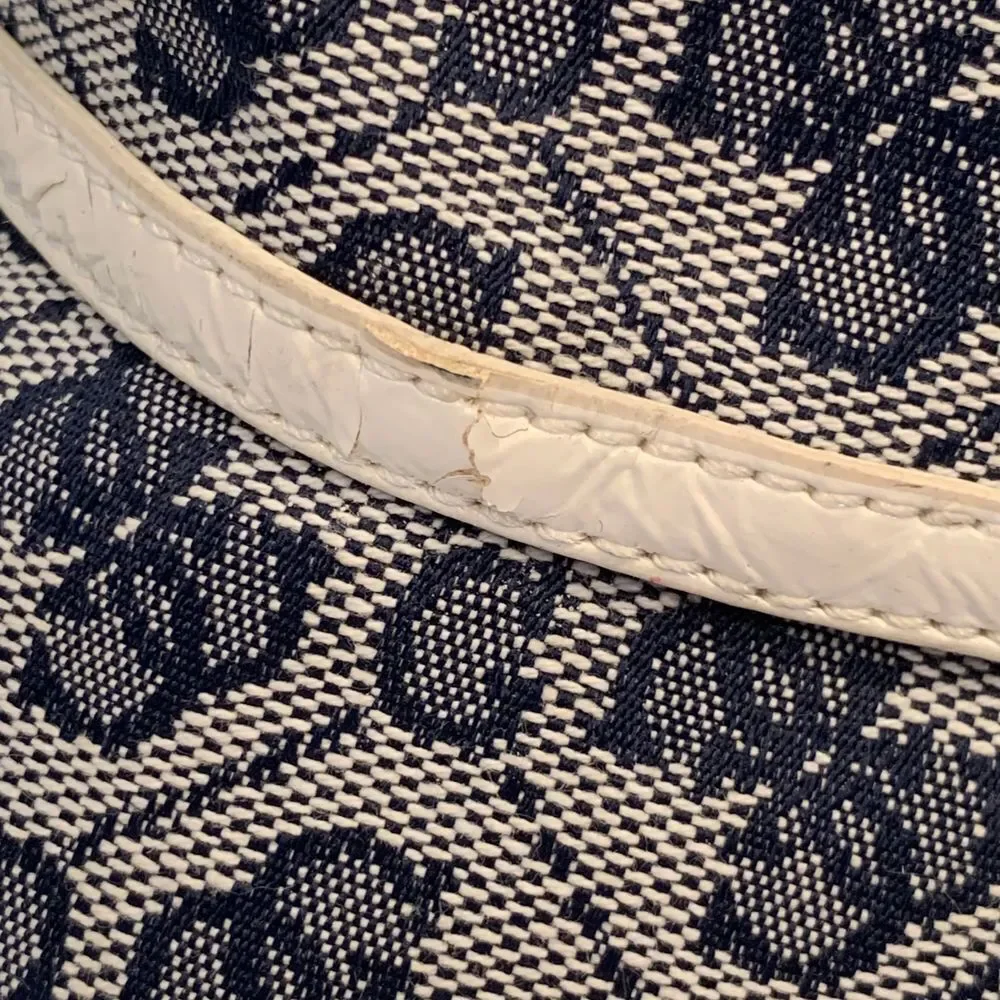 EUC Guess Navy‎ and White Bucket Hat